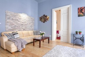 Trendy Grand Boulevard Designer Home